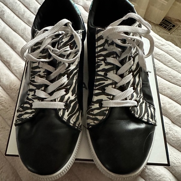 Carina Boutique Woman Sneakers - Picture 4 of 9